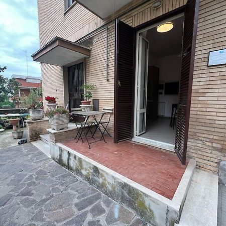 Roma Chic Residenza Gemelli Apartment ภายนอก รูปภาพ