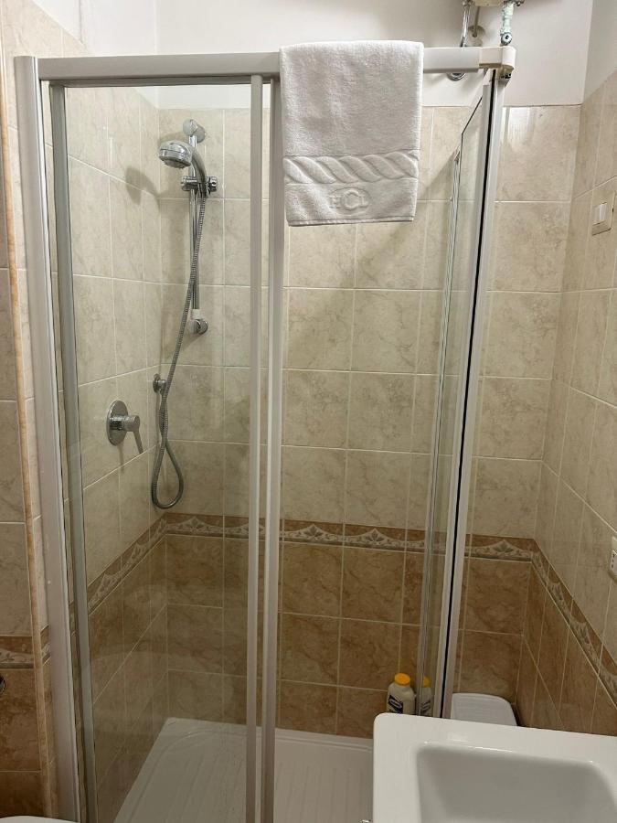 Roma Chic Residenza Gemelli Apartment ภายนอก รูปภาพ