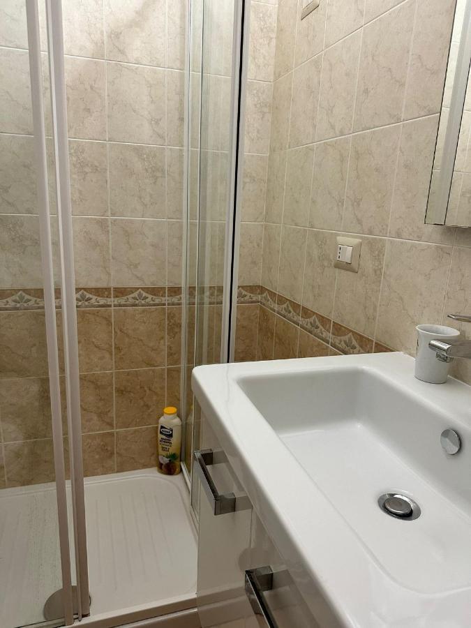 Roma Chic Residenza Gemelli Apartment ภายนอก รูปภาพ