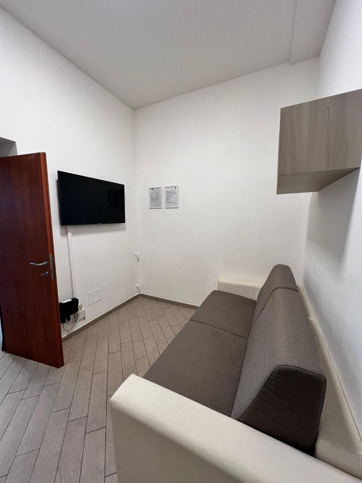 Roma Chic Residenza Gemelli Apartment ภายนอก รูปภาพ