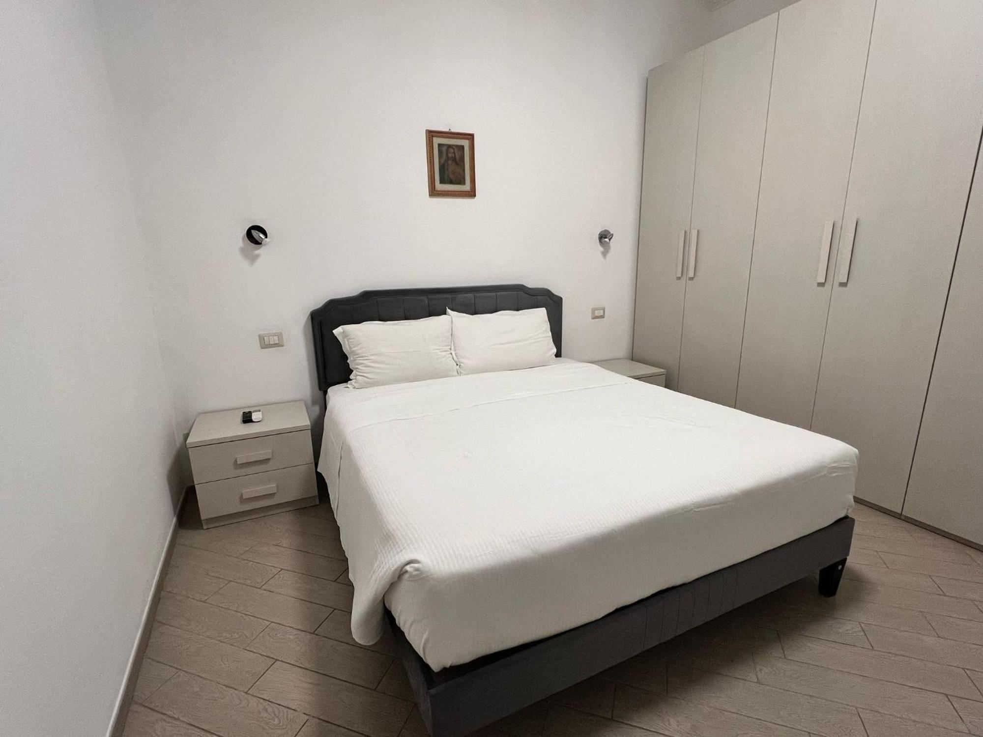 Roma Chic Residenza Gemelli Apartment ภายนอก รูปภาพ